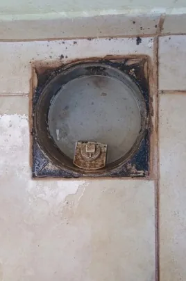 Depois: limpeza de caixa de gordura concluída